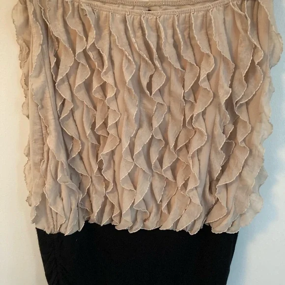 Tube top lacy frills with black bodice waist. Feminine lacy tube top - Picture 7 of 11